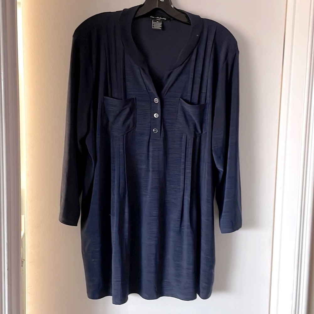 ❤️ SALE❗️EUC 3/4 length sleeve navy blue top - Picture 2 of 5